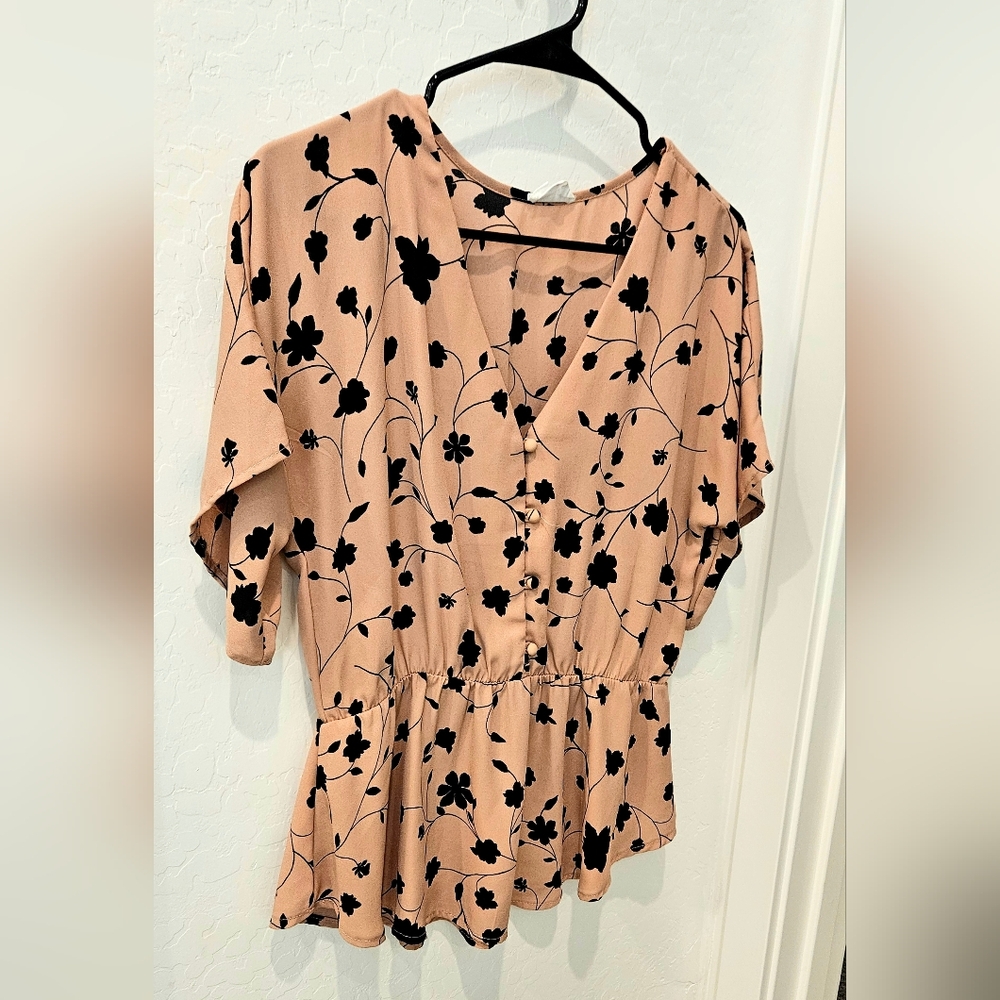 Sienna Sky Black Floral Blouse on Tan, Size Medium